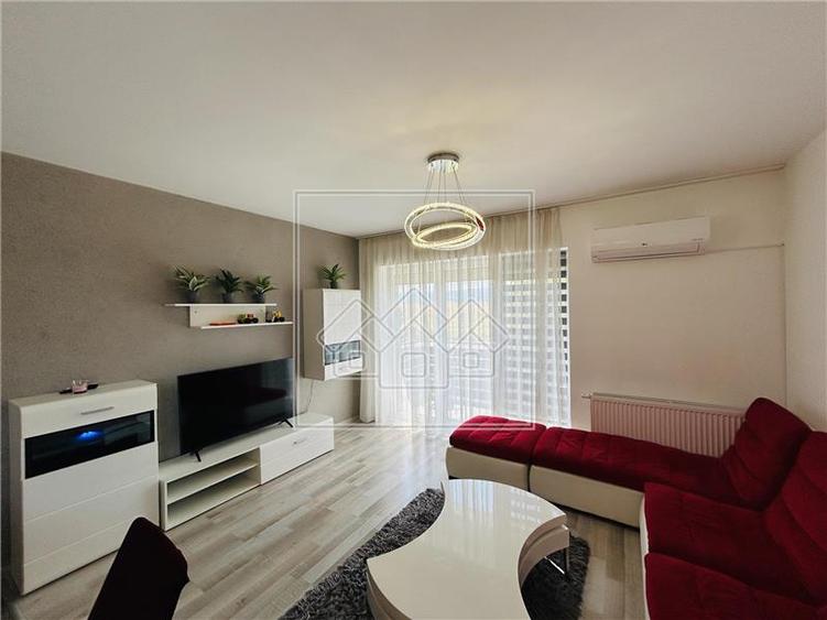 Apartament cu 3 camere decomandat în Exterior Sud