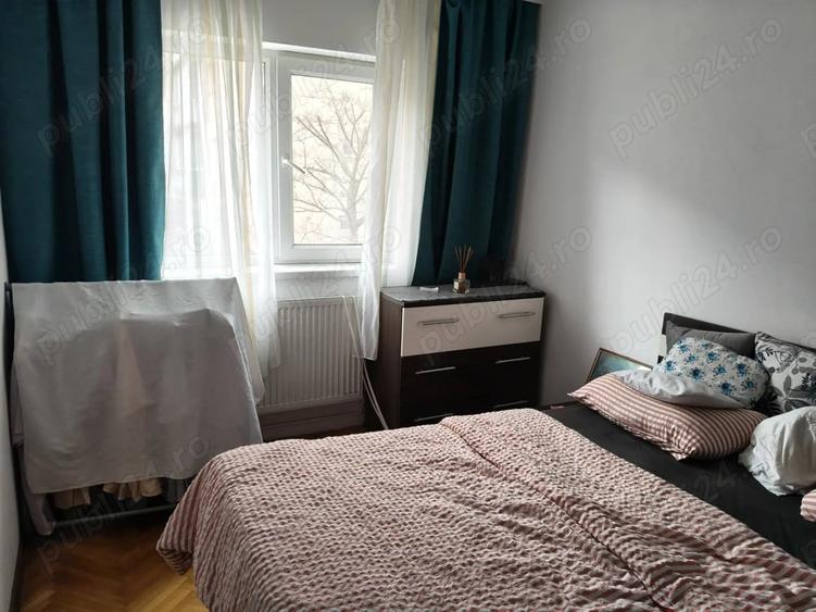 Apartament cu 3 camere semidecomandat în Lipovei