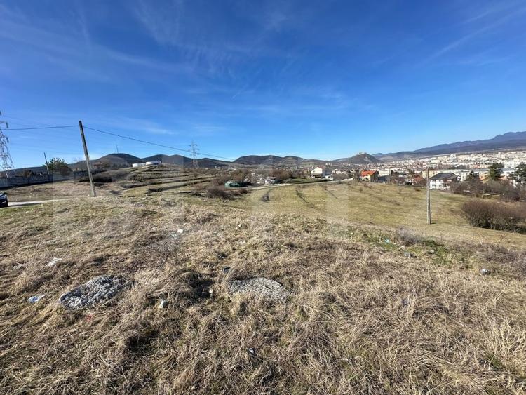 Teren agricol extravilan de 1830 mp, în Micro 15