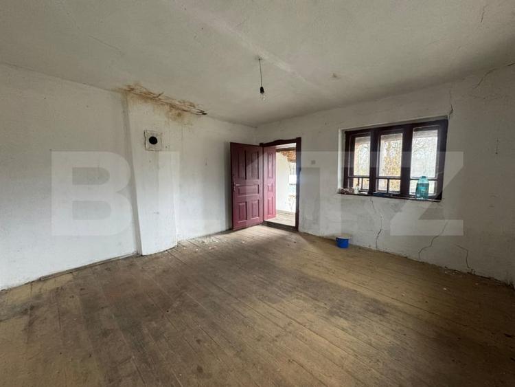 Casă individuală cu 2 camere cu Canalizare în Hunedoara