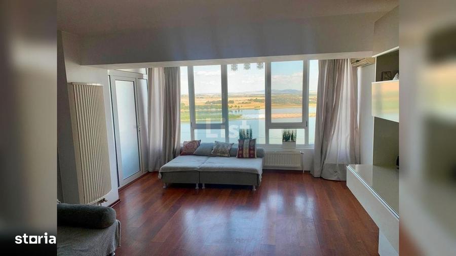Apartament cu 3 camere decomandat în Faleză