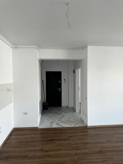 Apartament cu 2 camere semidecomandat în Metalurgiei