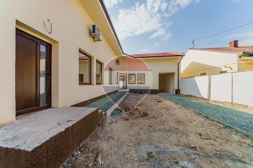 Casă cu Teren 403 Mp în Central