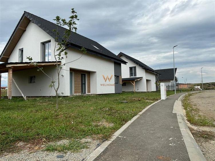 Casă individuală cu 5 camere cu Canalizare în Șura Mică