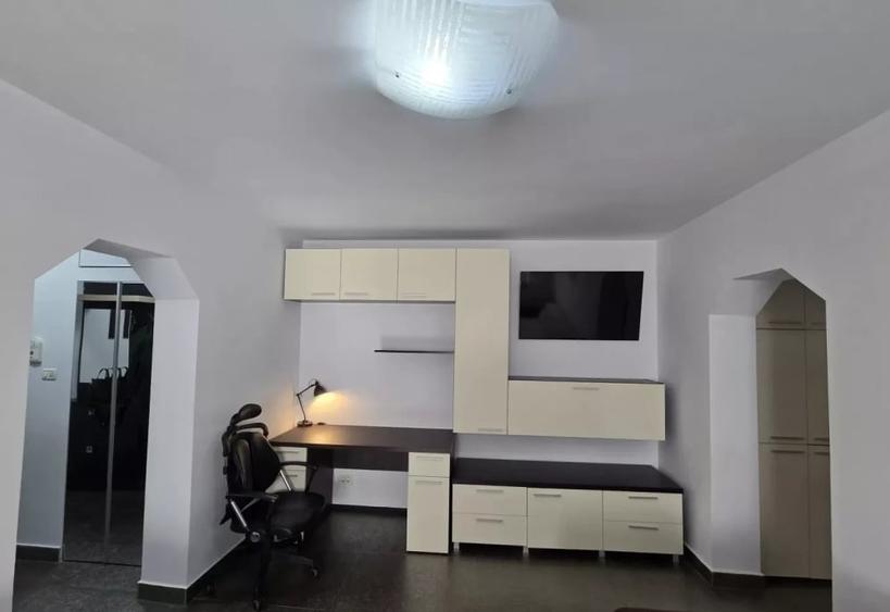 Apartament cu 2 camere semidecomandat, mobilat în Tomis II