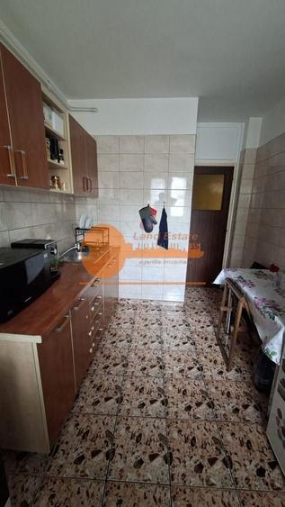 Apartament cu 3 camere decomandat, mobilat în Rahova
