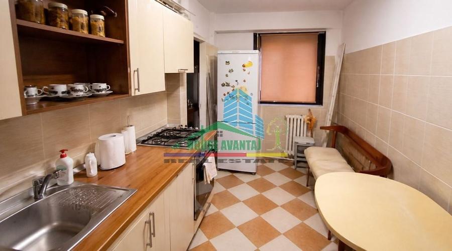 Apartament cu 3 camere decomandat în Ultracentral