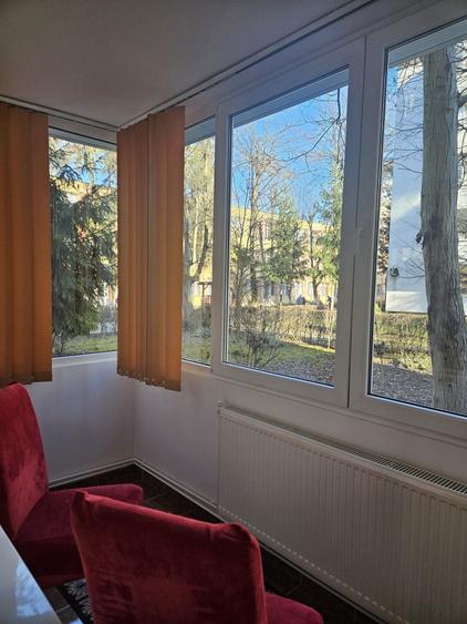 Apartament cu 3 camere decomandat în Dâmbu Pietros