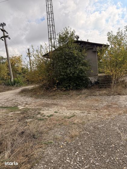 Spațiu comercial, de 48,677 mp, în Crângu