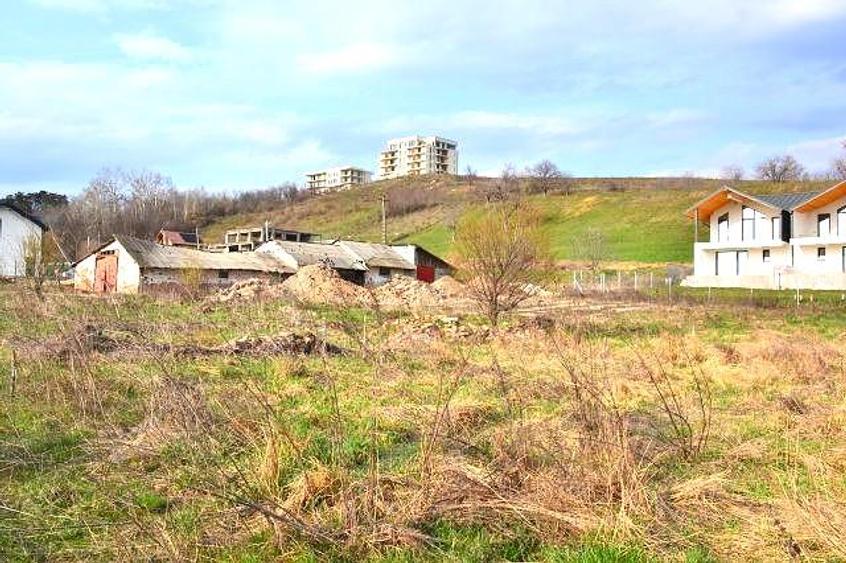 Teren intravilan de 800 mp, în Exterior Est