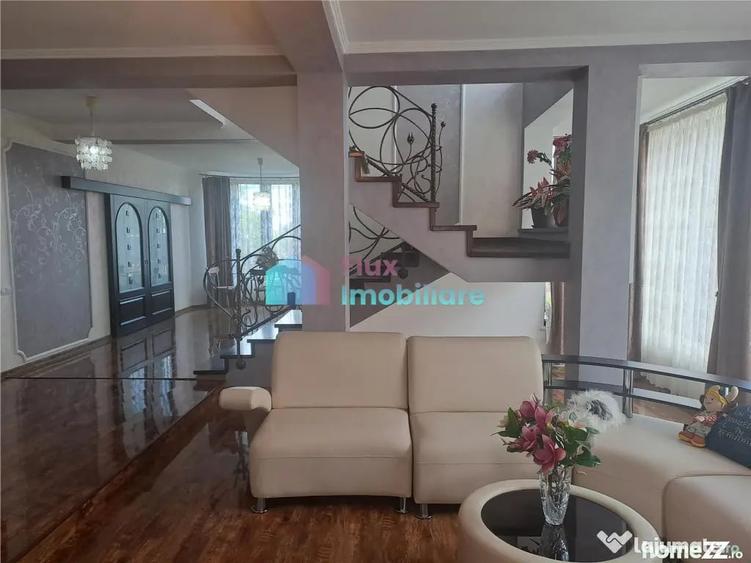 Casă cu 5 camere cu Teren 1600 Mp în Moara