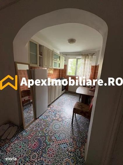 Apartament cu 2 camere semidecomandat în Basarabia