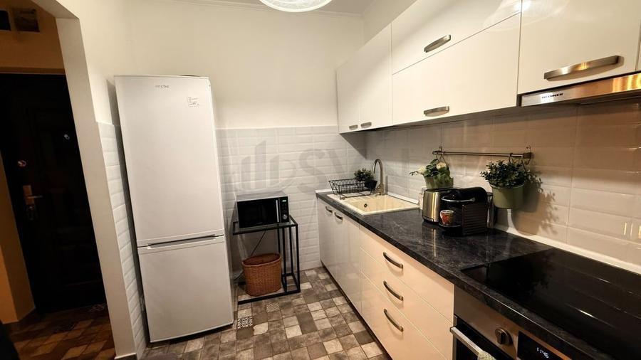 Apartament cu 2 camere semidecomandat în 1 Mai