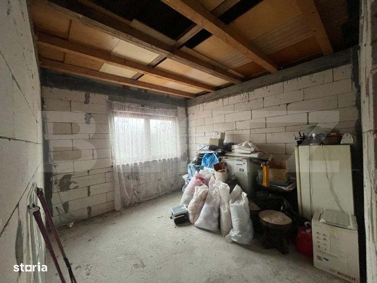 Casă cu 4 camere în Leamna de Sus