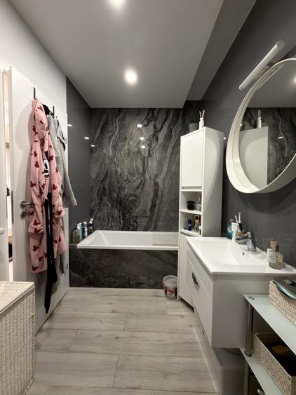 Apartament cu 2 camere semidecomandat, mobilat în Dumbrăvița