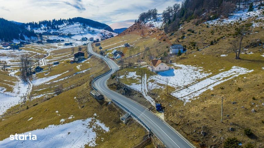 Teren intravilan CU PRIVELISTE DE POVESTE- Fundata- Romania - 8