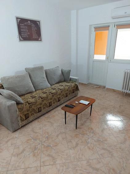 Apartament cu 2 camere decomandat în Moșilor