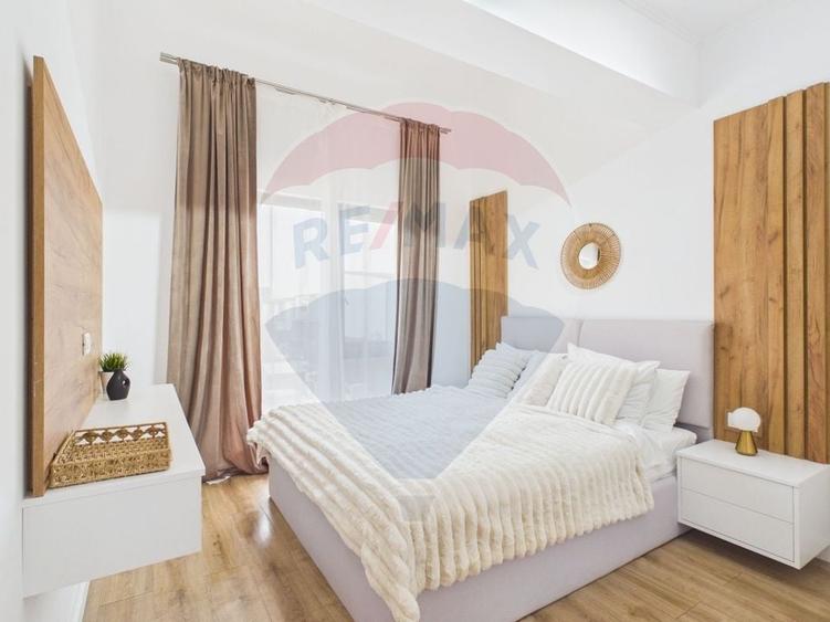 Casă cu 4 camere cu Piscina în Tunari