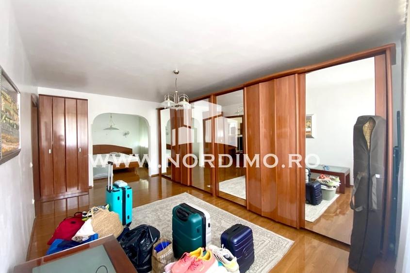 Apartament cu 3 camere semidecomandat, mobilat în Arcul de Triumf
