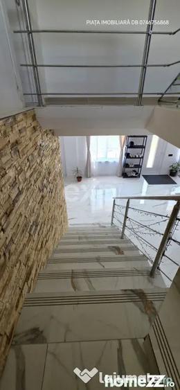 Casă cu 6 camere cu Teren 1438 Mp în Colacu
