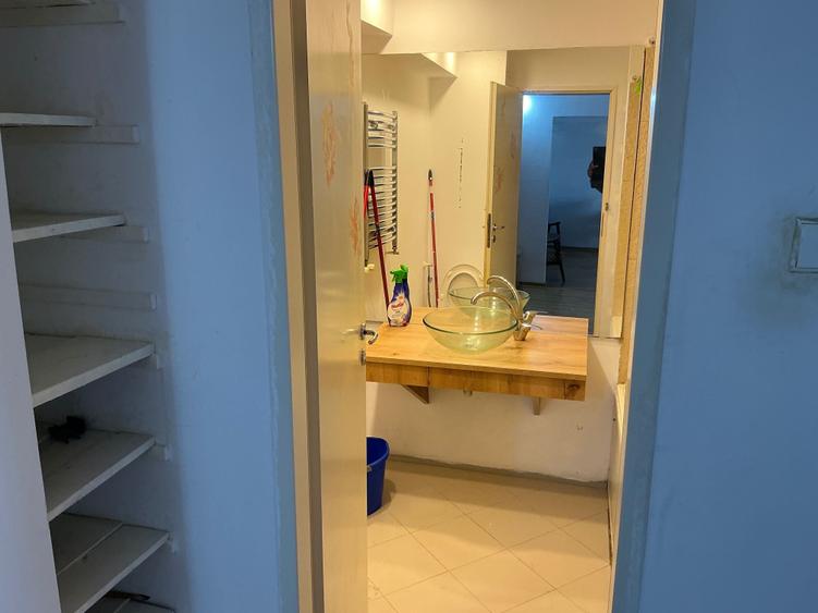 Apartament cu 3 camere decomandat în Traian
