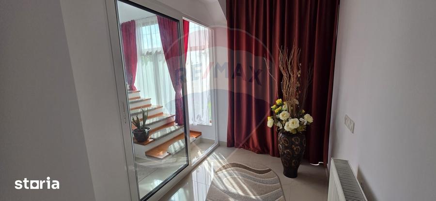 Casă cu 6 camere cu Teren 721 Mp în Crevedia