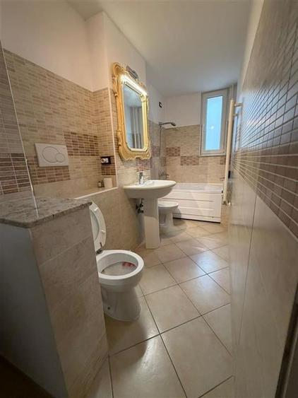 Apartament cu 4 camere decomandat, mobilat în Est