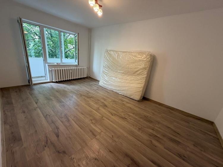 Garsonieră decomandată în Vitan