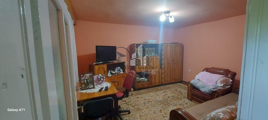 Casă individuală cu 4 camere cu Canalizare în Central