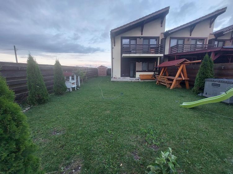 Casă cu 4 camere cu Teren 400 Mp în Sânpetru