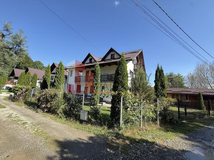 Casă individuală cu 7 camere cu Canalizare în Bran