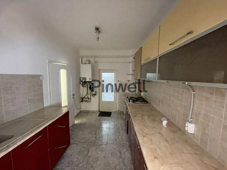 Casă individuală cu 6 camere cu Canalizare în Chiajna