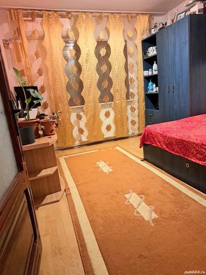 Apartament cu 4 camere decomandat în Exterior Vest