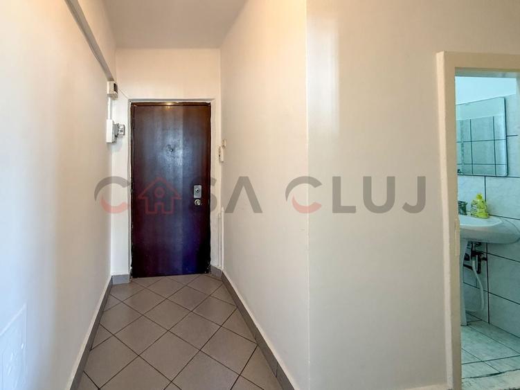 Apartament cu 2 camere semidecomandat, mobilat în Ultracentral