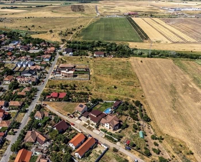 Teren de 10000 mp, în Exterior Vest