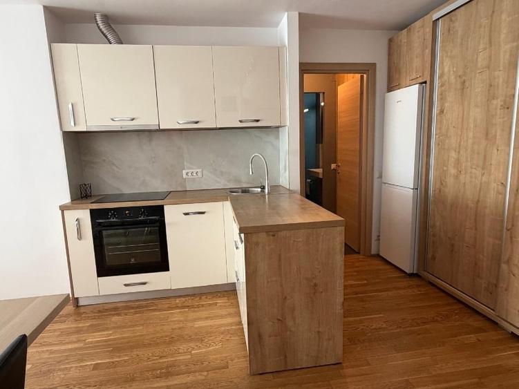 Apartament cu 2 camere semidecomandat în Sisești