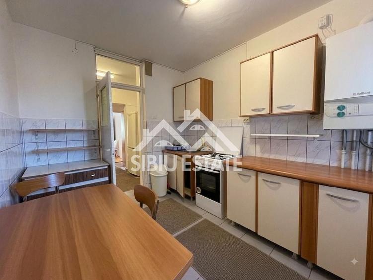 Apartament cu 3 camere decomandat, mobilat în Terezian
