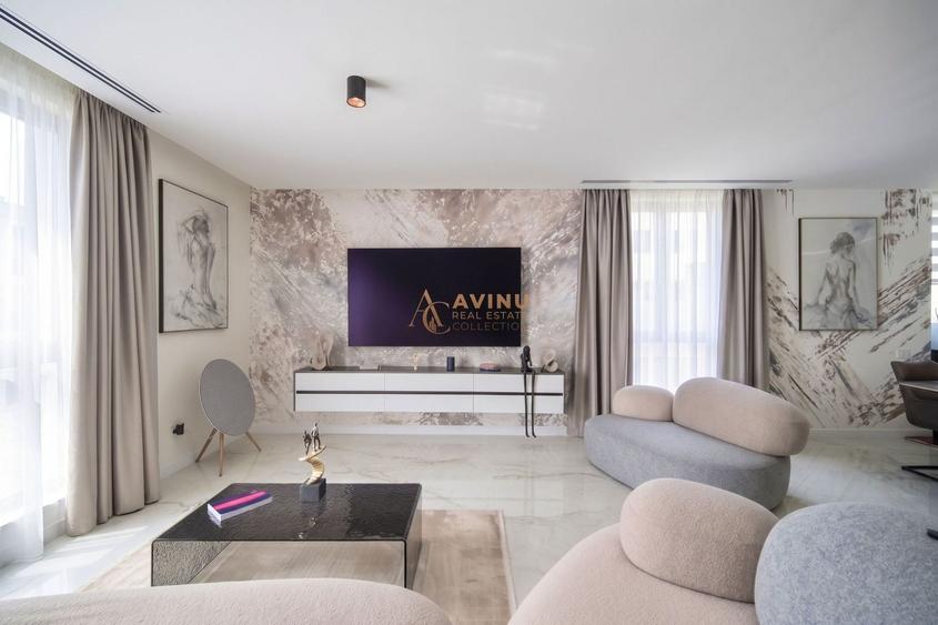 Apartament cu 5 camere în Sud-Vest