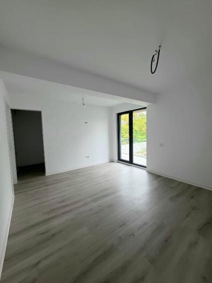 Duplex cu 5 camere cu Canalizare în Corbeanca