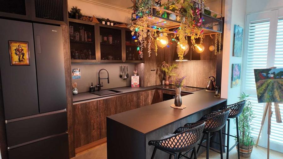 Apartament cu 3 camere semidecomandat în Petrești