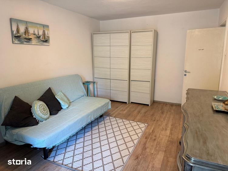 Apartament cu 3 camere decomandat în Dristor