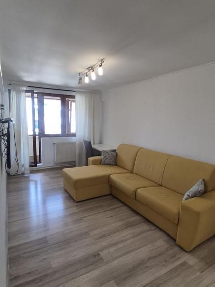 Apartament cu 2 camere semidecomandat în Barbu Văcărescu