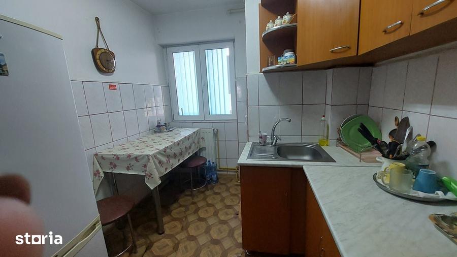 Apartament cu 3 camere în Funcționarilor