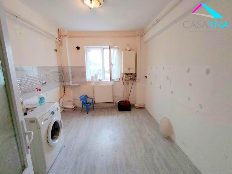 Apartament cu 3 camere decomandat în Milcov