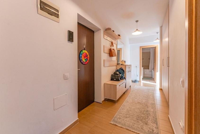 Apartament cu 3 camere decomandat, mobilat în Sânpetru