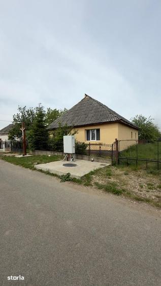 Casă cu 3 camere cu Teren 2200 Mp în Micula