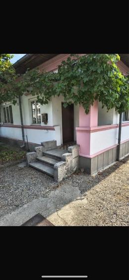 Casă cu 3 camere în 1 Mai