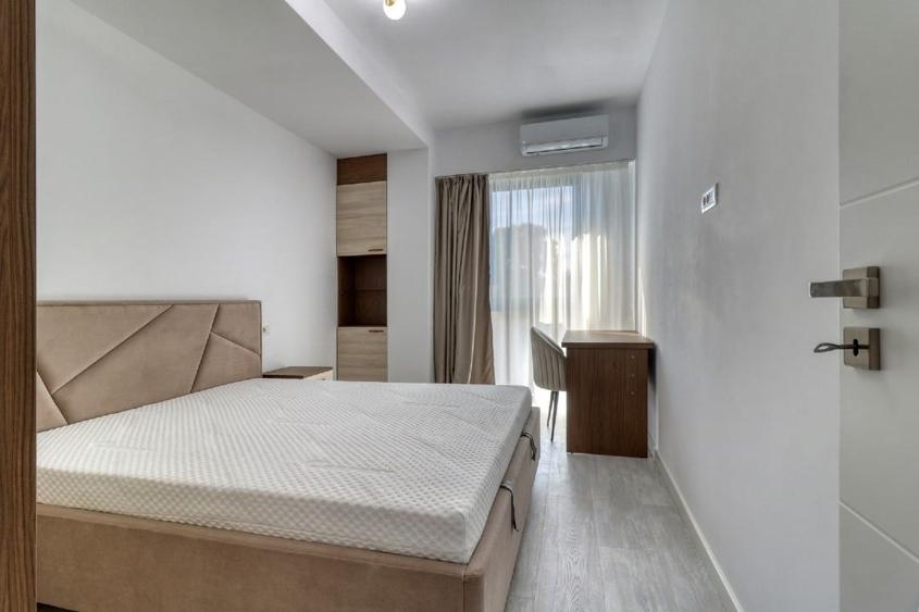 Apartament cu 3 camere decomandat, mobilat în Decebal