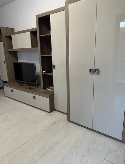 Apartament cu 2 camere semidecomandat, mobilat în Victoriei
