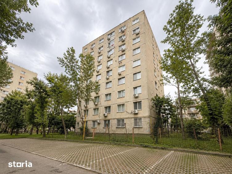 Apartament cu 4 camere decomandat în Tei